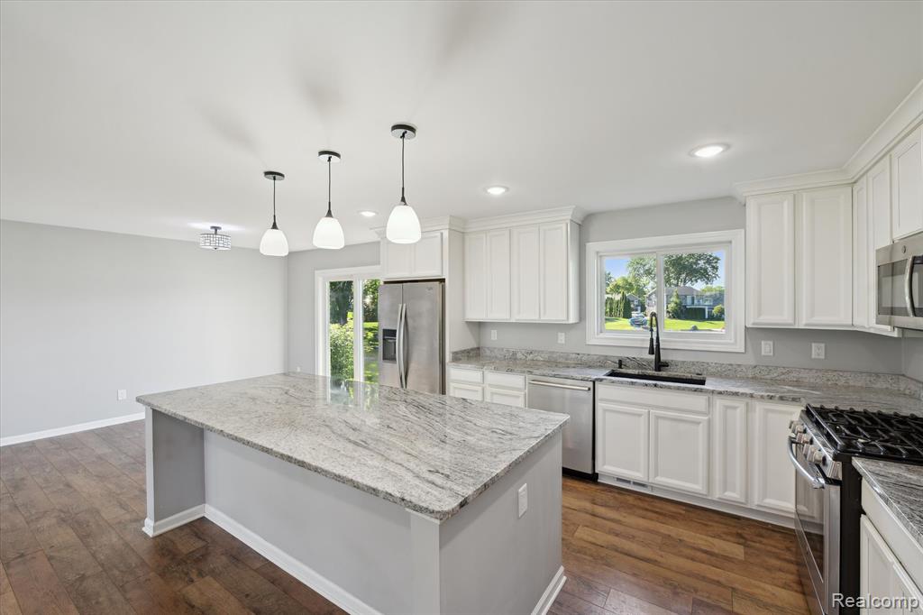 5100 Surfwood Drive, Commerce Twp, MI 48382 — Photo 14