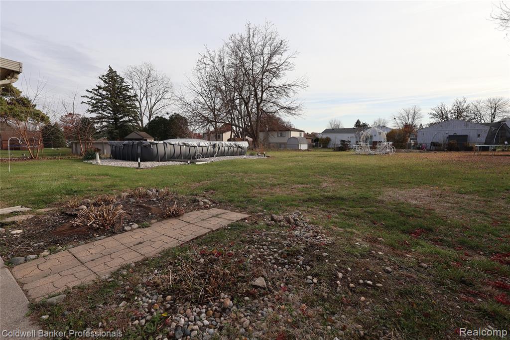 22305 King Road, Woodhaven, MI 48183 — Photo 23