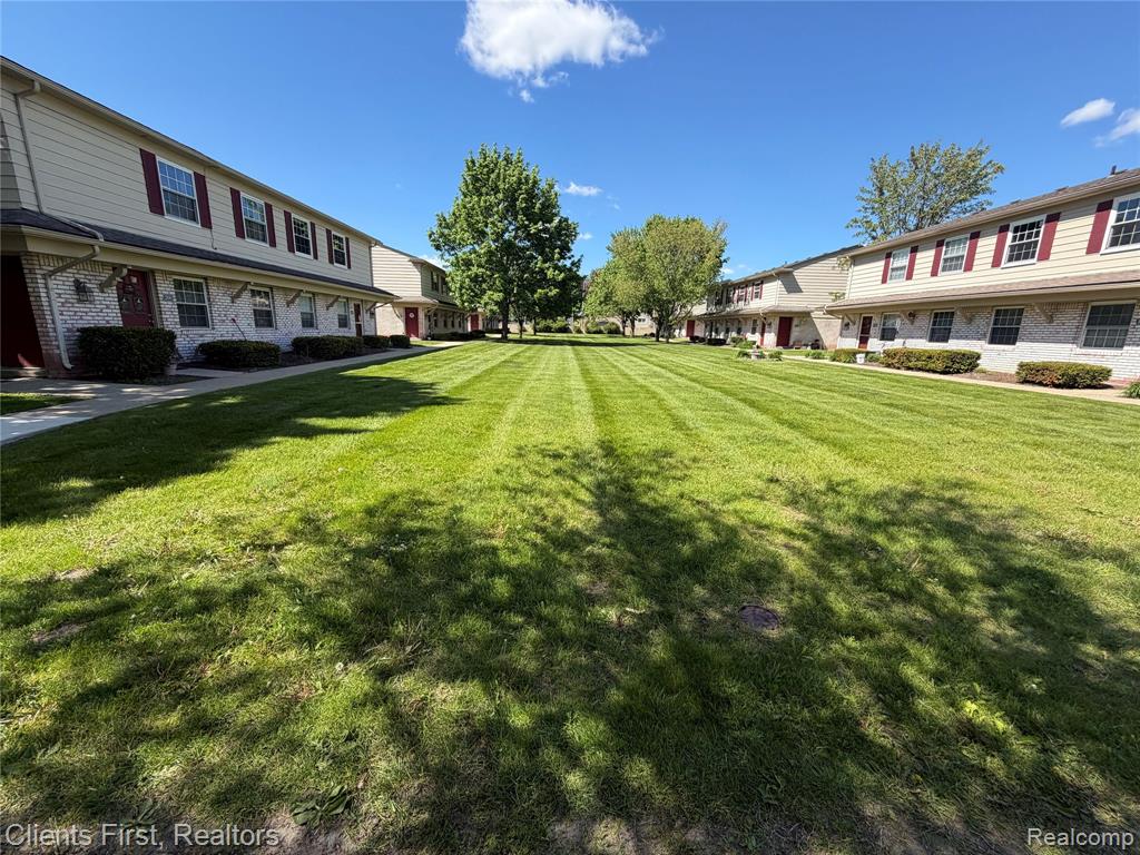 204 Princeton Drive, South Lyon, MI 48178 — Photo 27