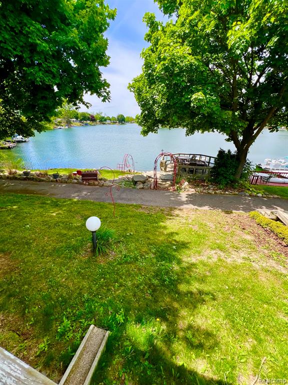 10001 E Goodall Road, 404, Durand, MI 48429 — Photo 3