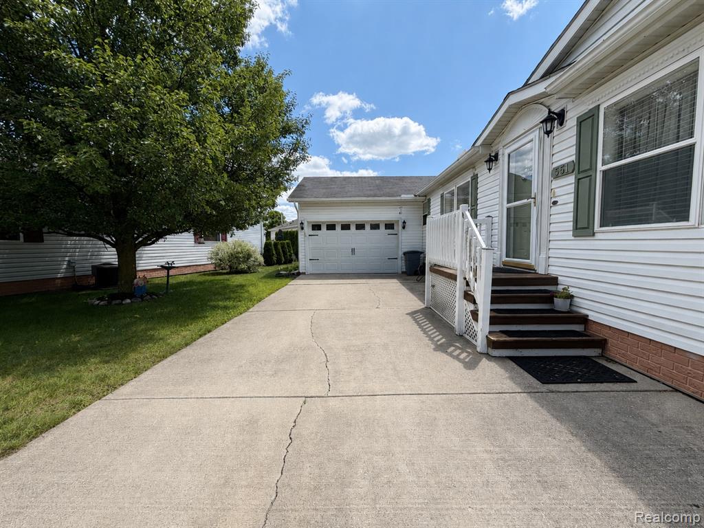 551 Twin Lakes Drive, MI — Photo 3