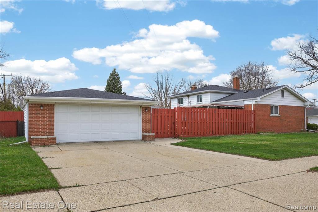 13262 Carol Avenue, Warren, MI 48088 — Photo 34