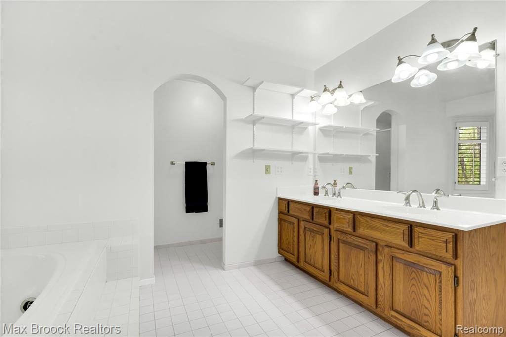 5536 Whitfield Drive, Troy, MI 48098 — Photo 31