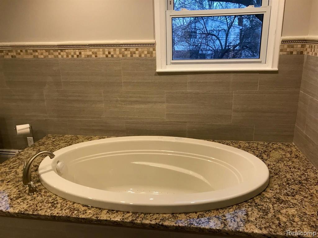 5551 Edinborough Drive, West Bloomfield, MI — Photo 7