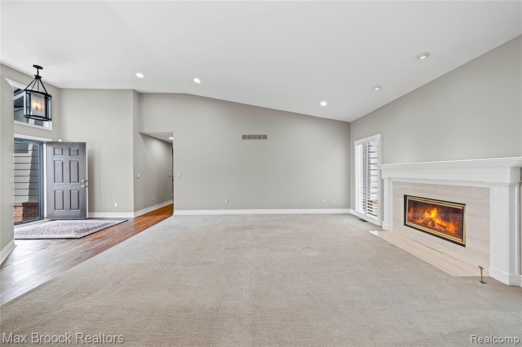 5015 Lake Vista Drive, West Bloomfield, MI 48323 — Photo 13