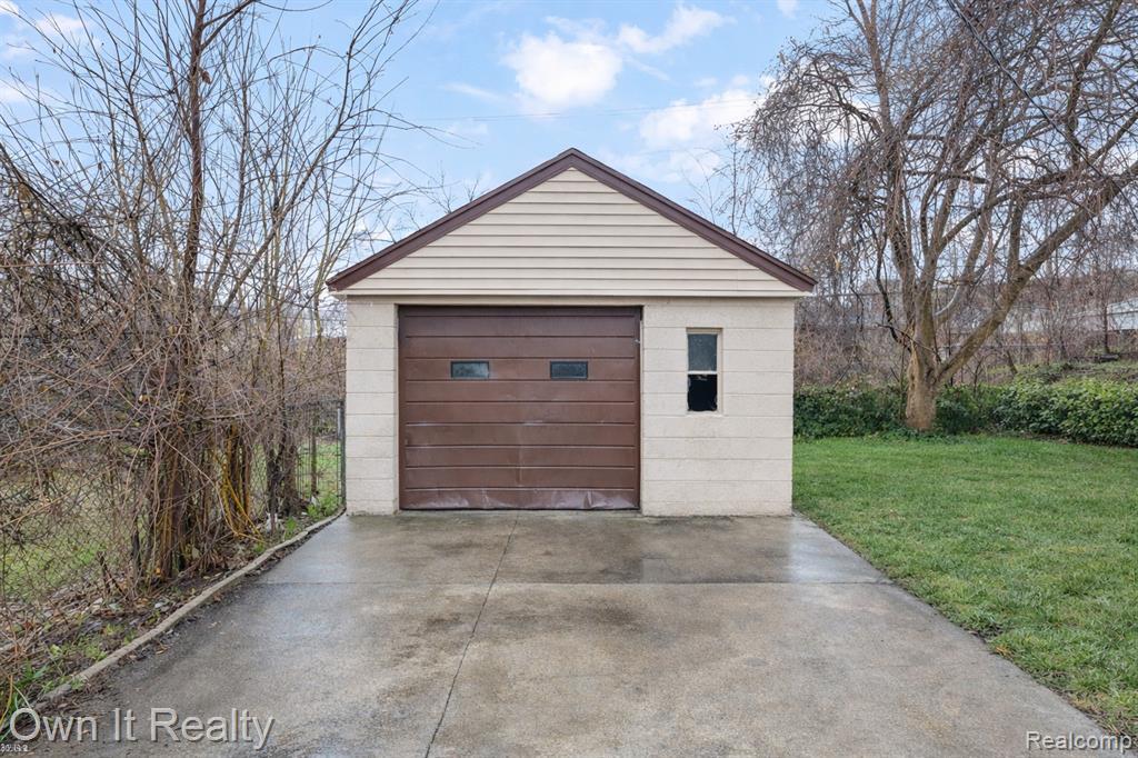 8585 Marlowe Street, Detroit, MI 48228 — Photo 28