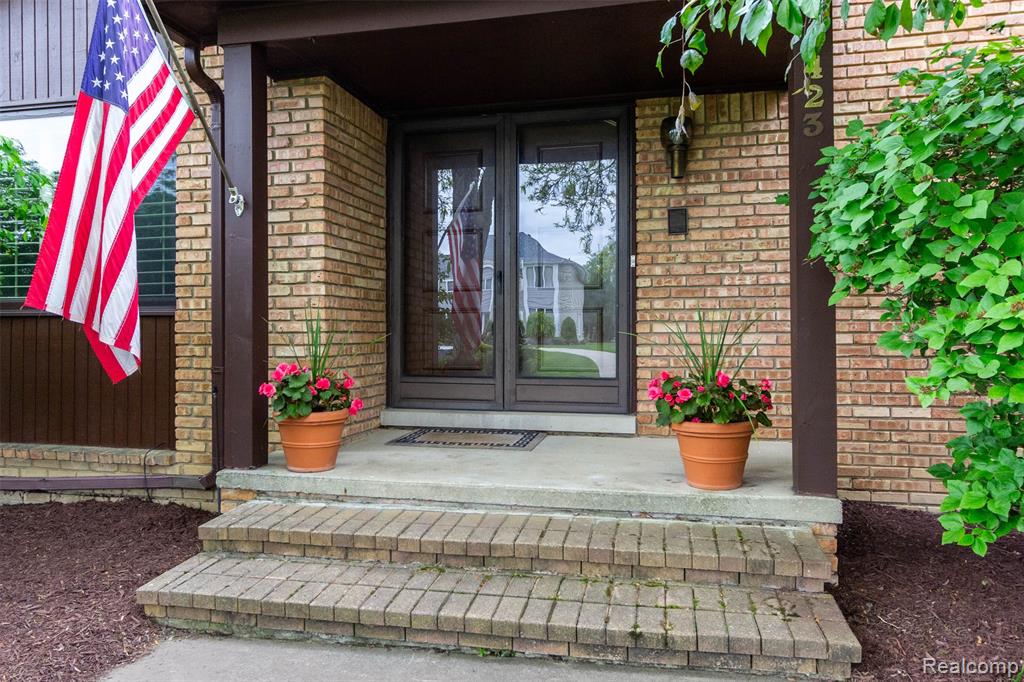 5423 HAUSER Way, West Bloomfield, MI 48323 — Photo 5