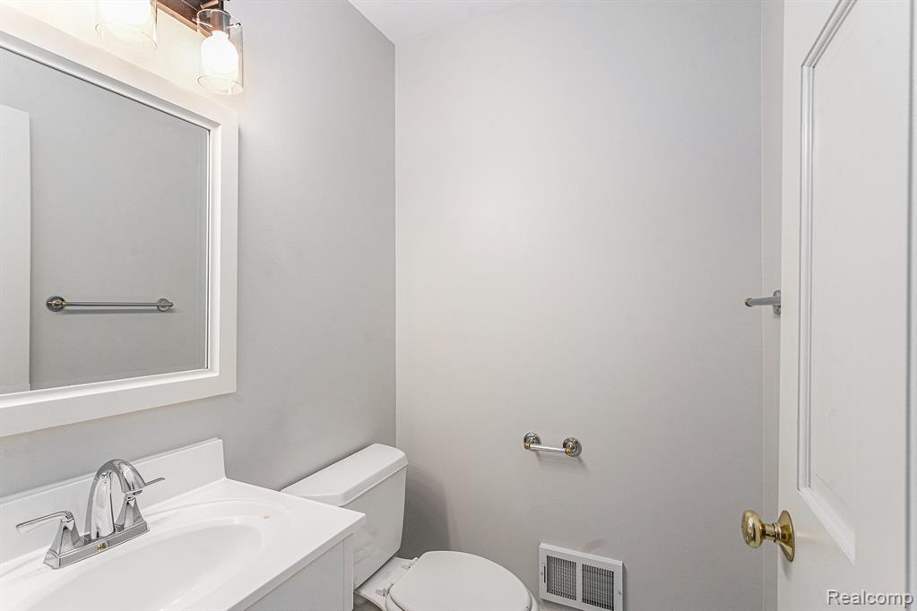 1090 Greenhills Drive, Ann Arbor, MI 48105 — Photo 14