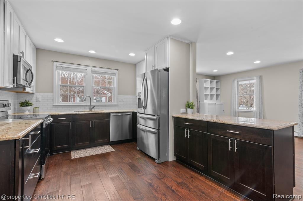 7145 Henry Drive, West Bloomfield, MI 48324 — Photo 7