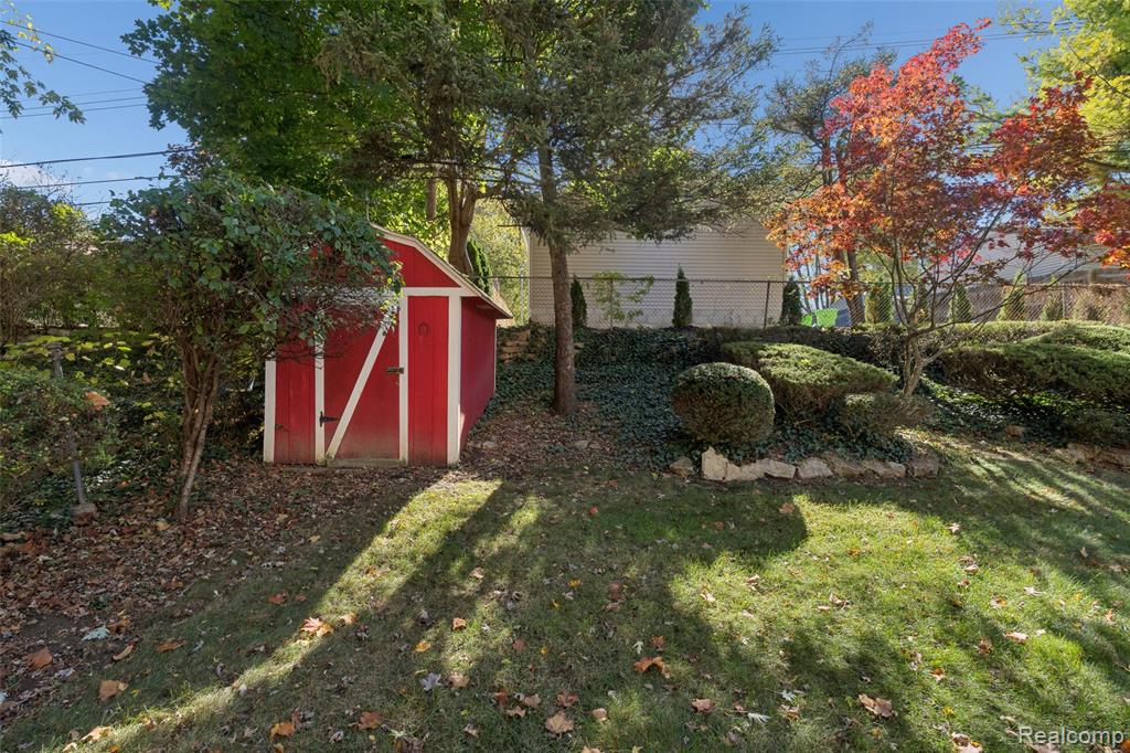 536 Rewold Drive, Rochester, MI 48307 — Photo 31