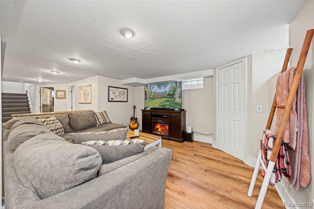 9082 Ball Street, Plymouth, MI 48170 — Photo 32