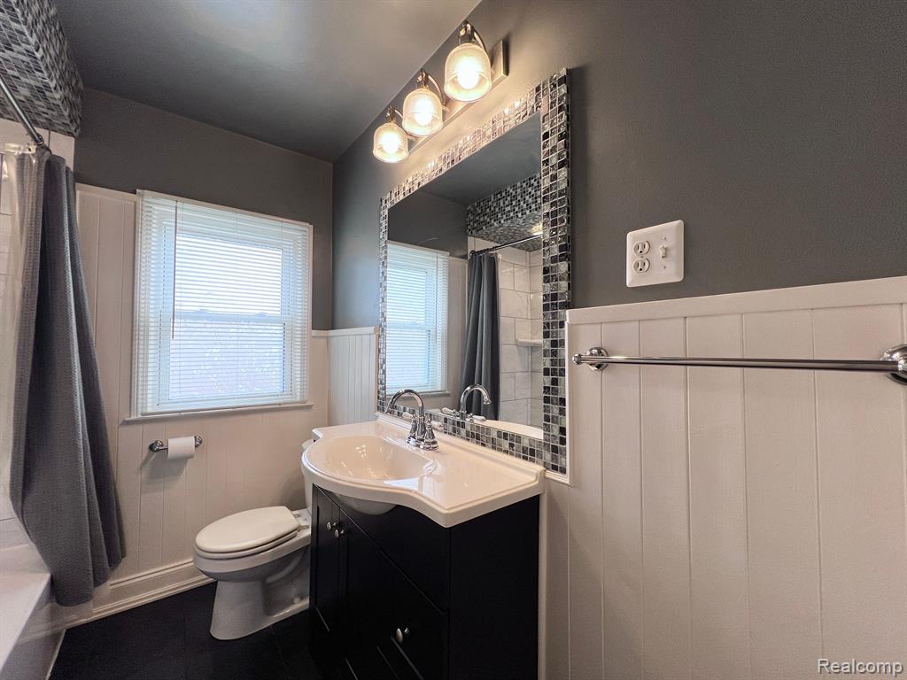 8488 HARDING, Center Line, MI 48015 — Photo 27