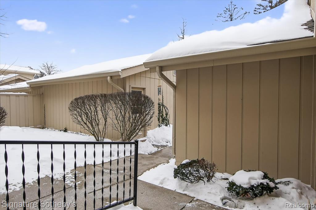 7107 Pebble Park Drive, 163, West Bloomfield, MI — Photo 7