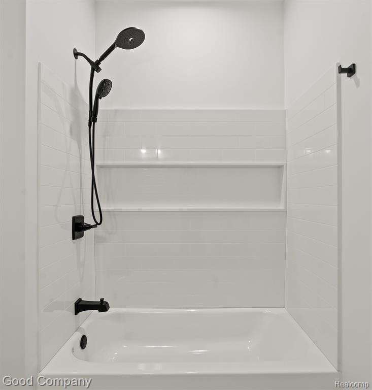602 Pointe Drive, Walled Lake, MI 48390 — Photo 18