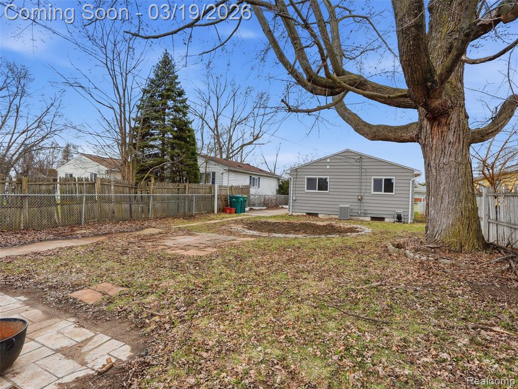 1649 Smith Street, Ypsilanti, MI 48198 — Photo 31
