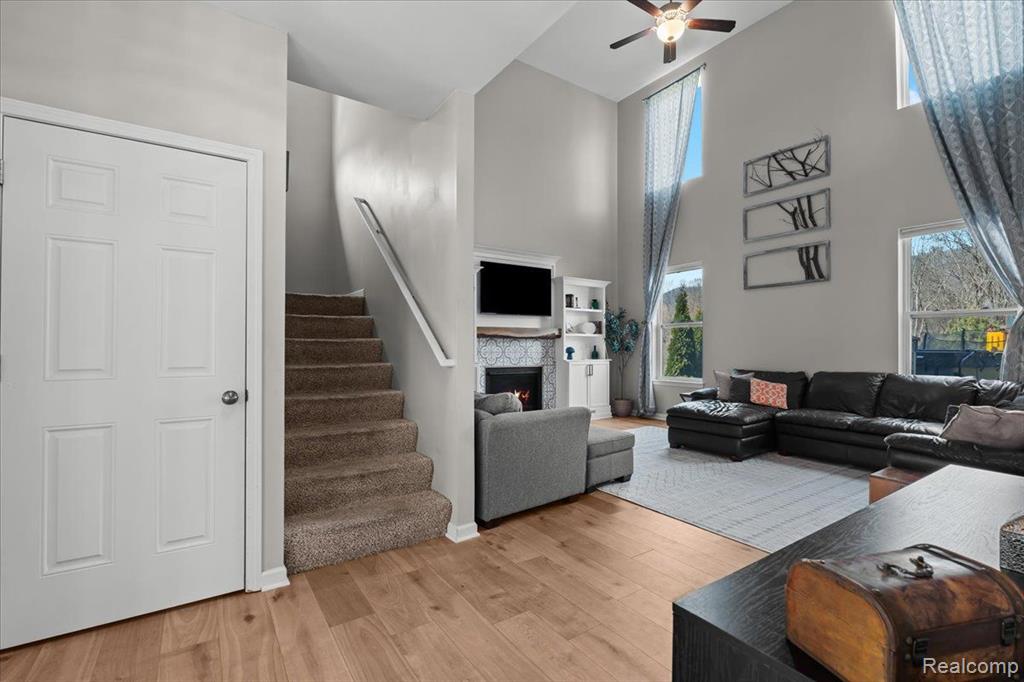 10681 BOULDERCREST Drive, South Lyon, MI 48178 — Photo 12