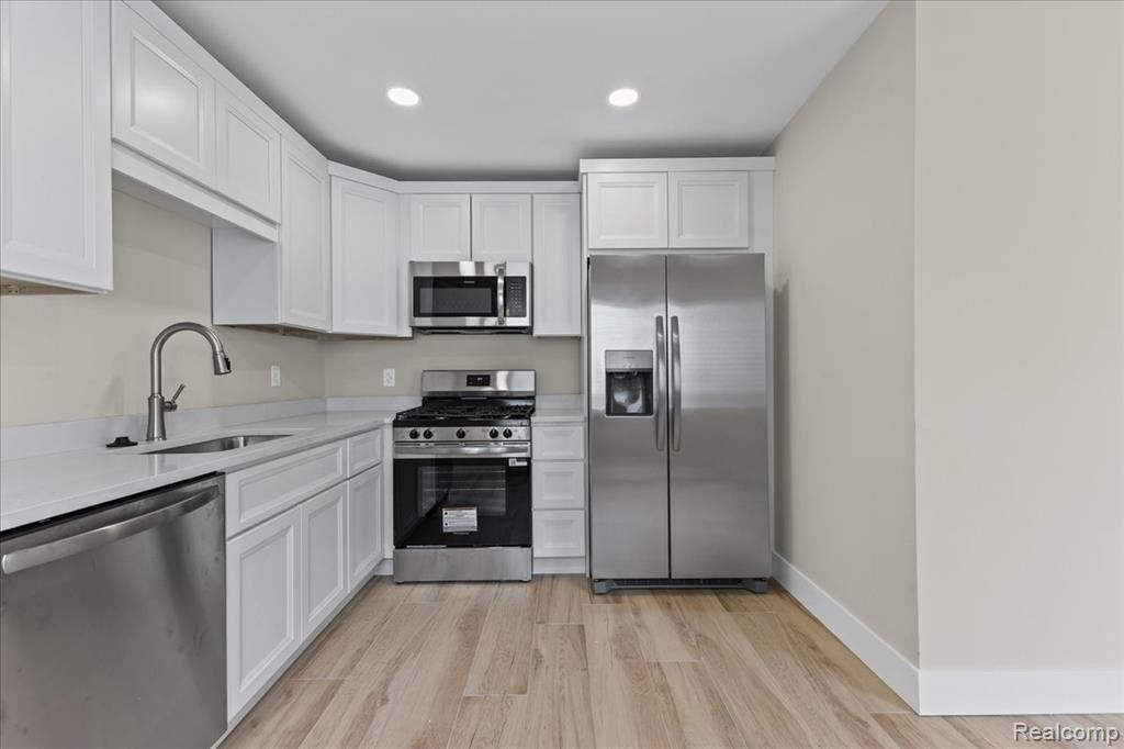 8057 Paige Avenue, Warren, MI 48089 — Photo 16