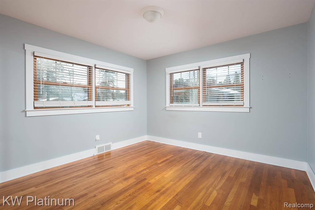 541 Cloverlawn Street, East China, MI — Photo 13