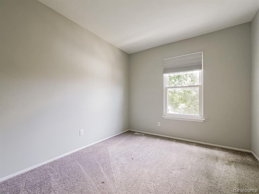 3216 BOLGOS Circle, Ann Arbor, MI 48105 — Photo 16