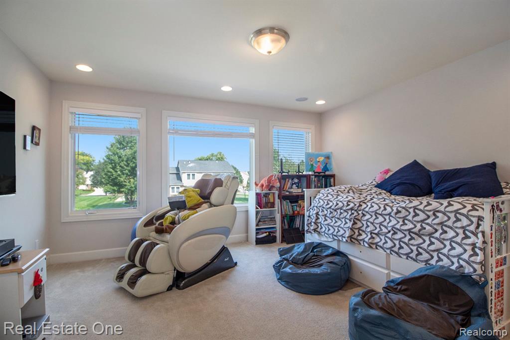 47466 VALENCIA Circle, Novi, MI — Photo 26