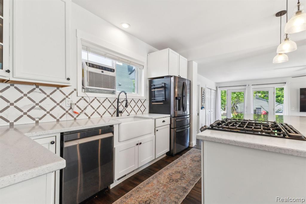607 E LINCOLN Avenue, Royal Oak, MI 48067 — Photo 12