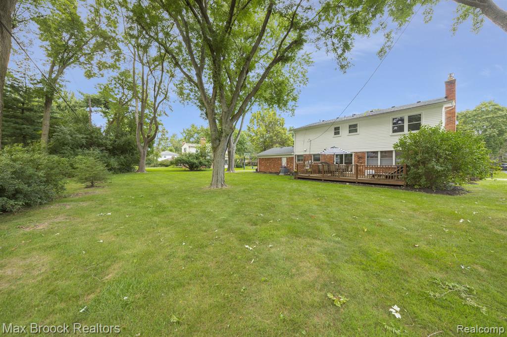 5562 PEBBLESHIRE Road, Bloomfield Hills, MI 48301 — Photo 53