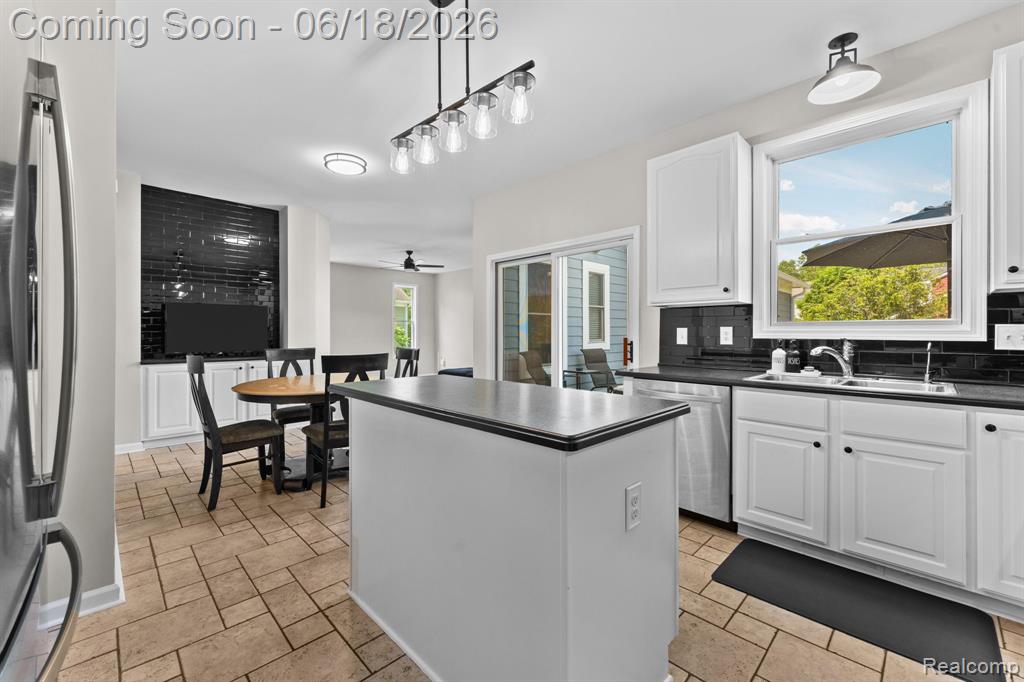 43126 Alcott Circle, Novi, MI 48377 — Photo 23