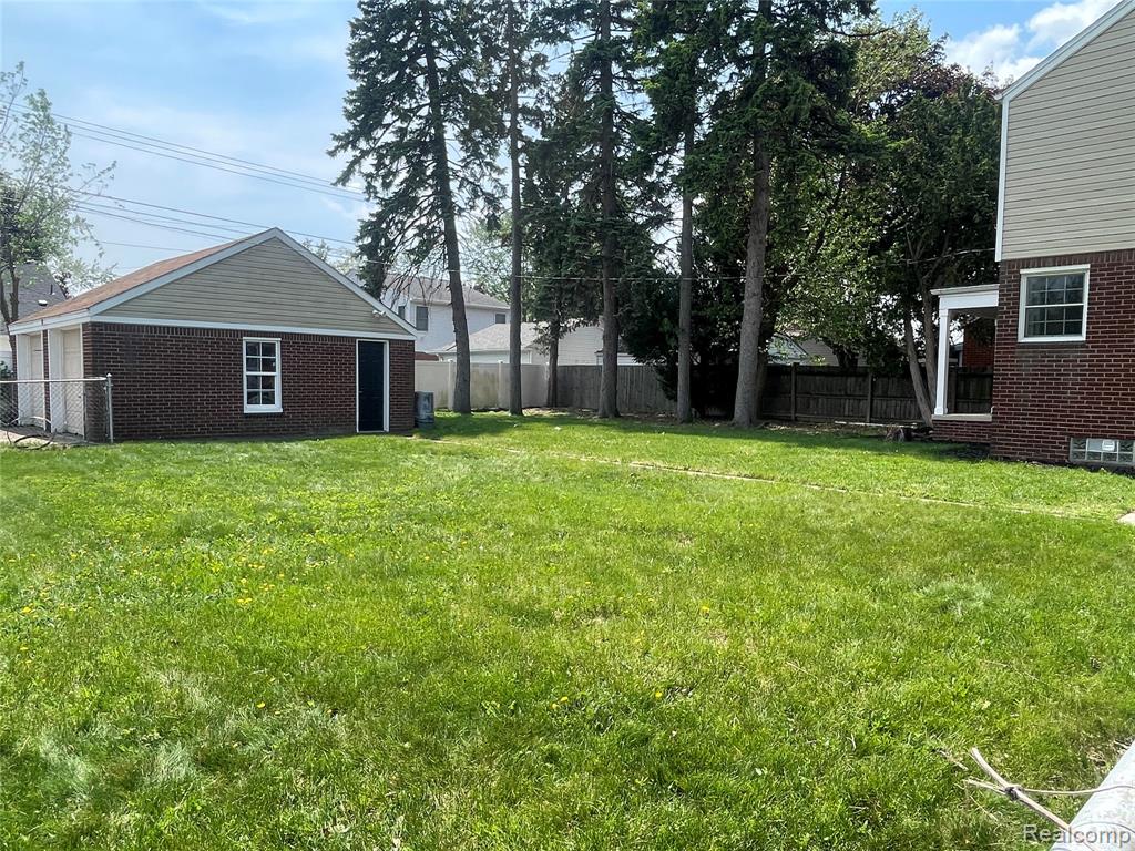 13203 Chestnut Street, Southgate, MI 48195 — Photo 3