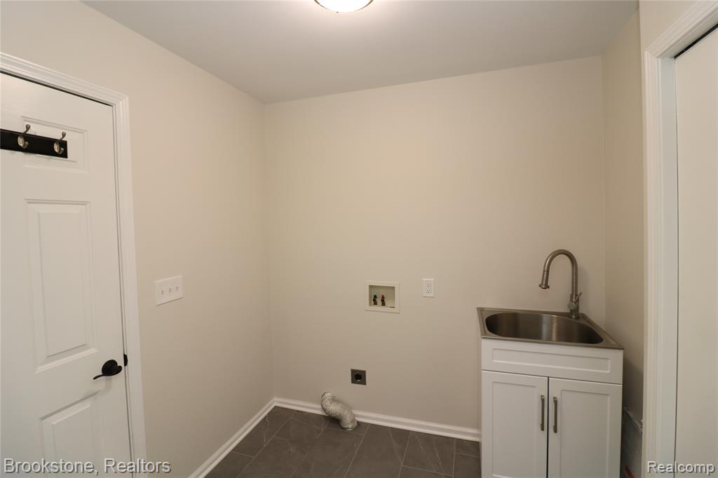 2141 Hunter Drive, Lapeer, MI 48446 — Photo 10