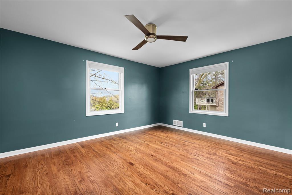 235 INDIANWOOD Road, Lake Orion, MI 48362 — Photo 11