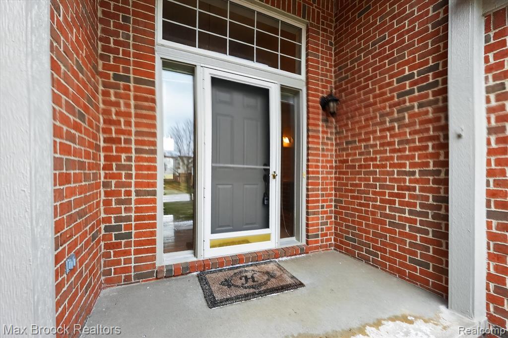 6166 Lochmore Drive, Commerce Twp, MI 48382 — Photo 3