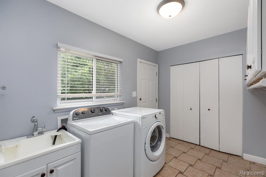 5559 Abington, West Bloomfield, MI — Photo 11