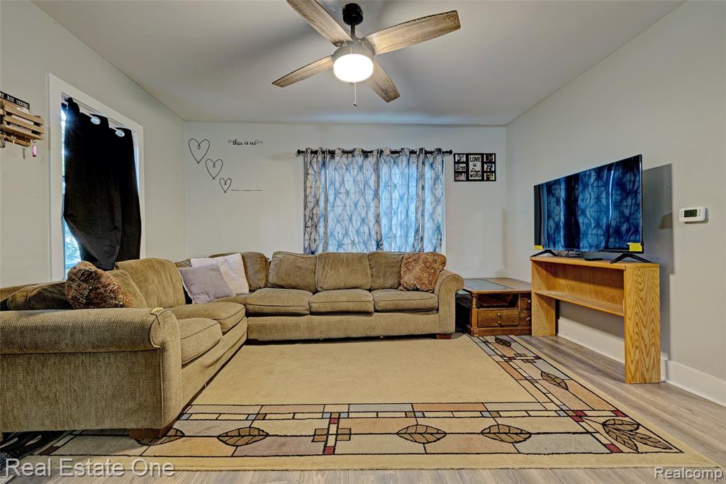 8247 Miller Road, Swartz Creek, MI 48473 — Photo 4