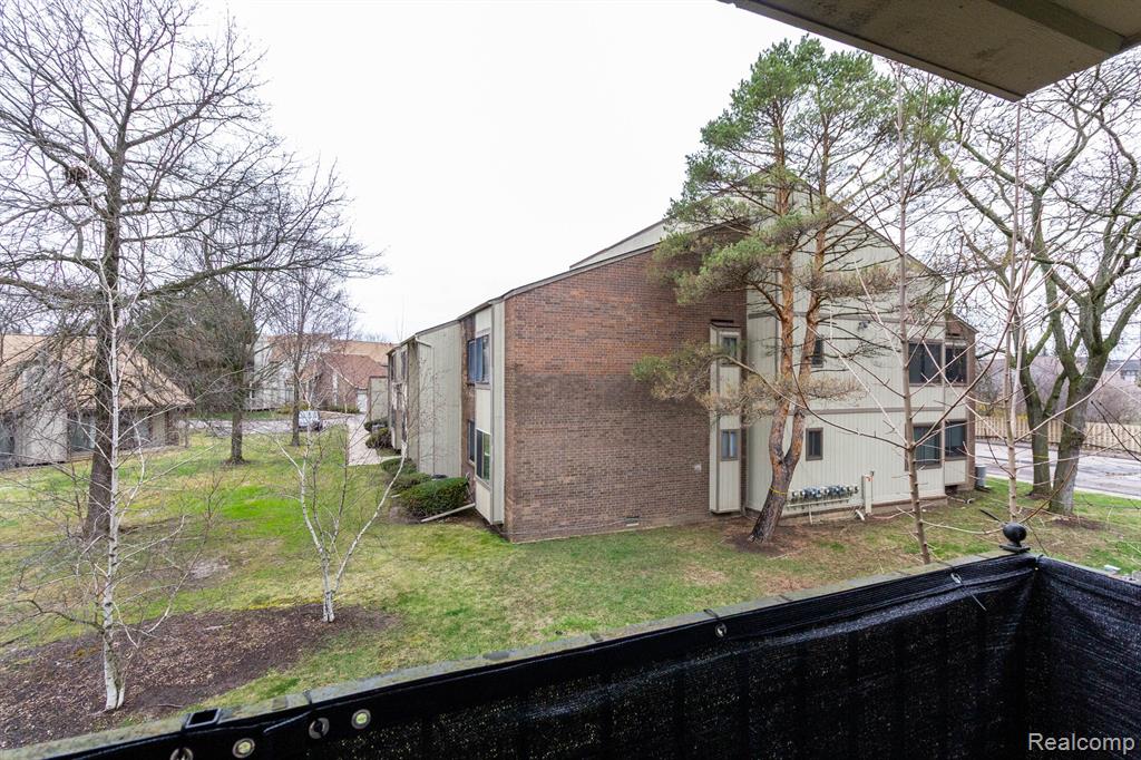 5866 VASSAR, West Bloomfield, MI — Photo 11