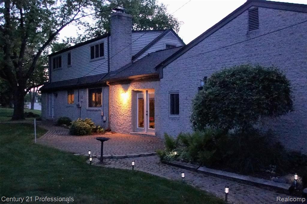 575 Troyvally Street, Troy, MI 48098 — Photo 2