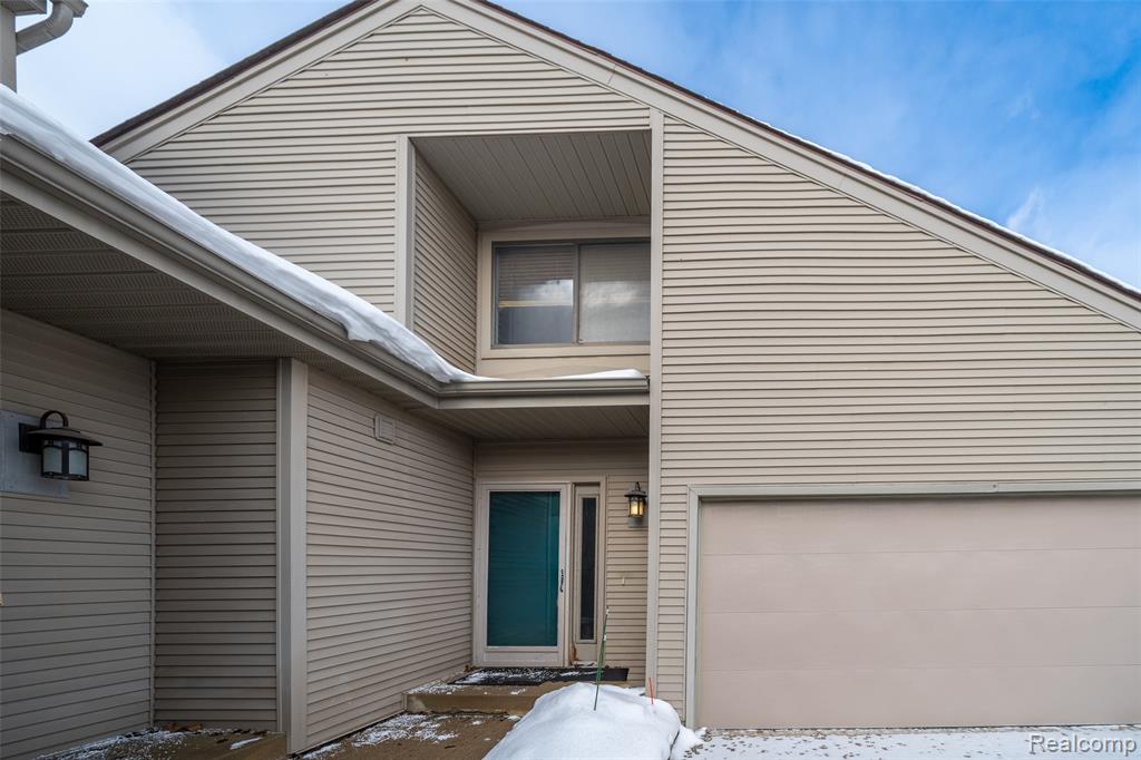 705 Preston Court, Rochester Hills, MI 48307 — front exterior