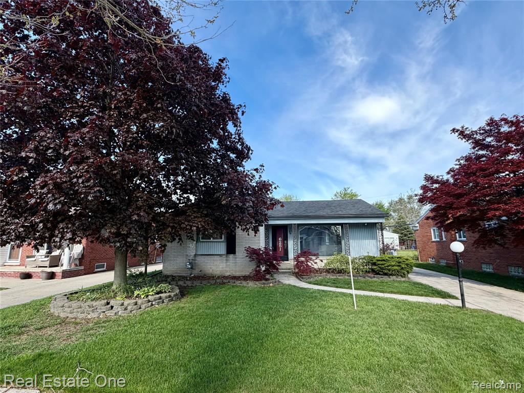 6251 N Charlesworth Street, Dearborn Heights, MI 48127 — Photo 2