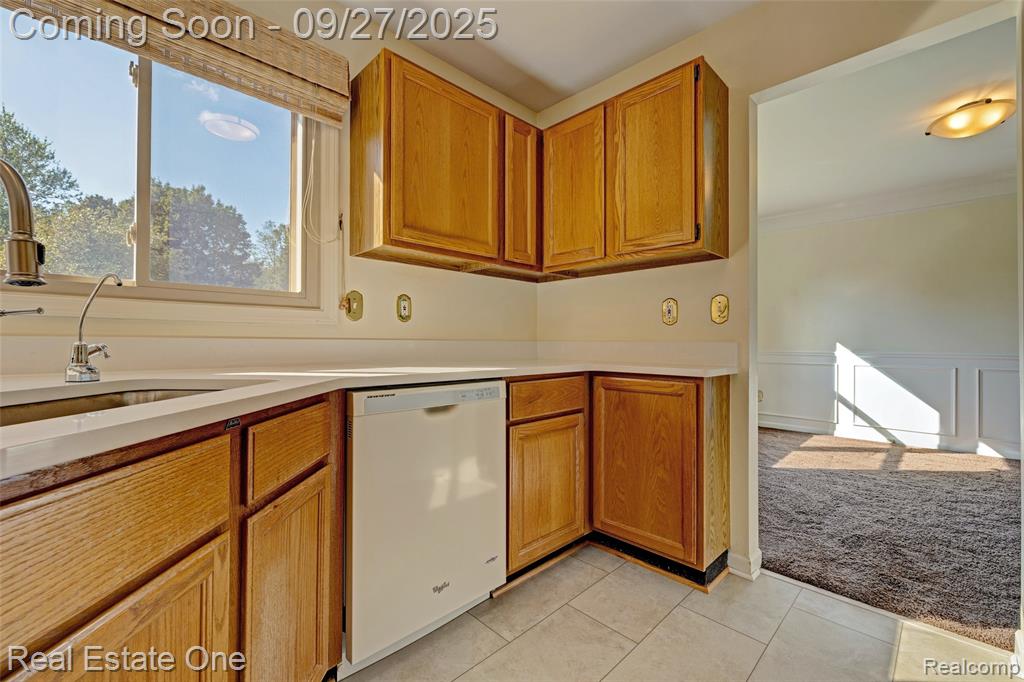 90 Crescent Hill Drive, Ortonville, MI 48462 — Photo 21