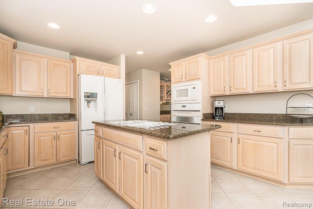 14278 Larkspur Drive, Shelby Twp, MI 48315 — Photo 13