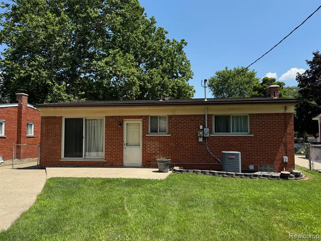 8126 Mills Street, Taylor, MI 48180 — Photo 2