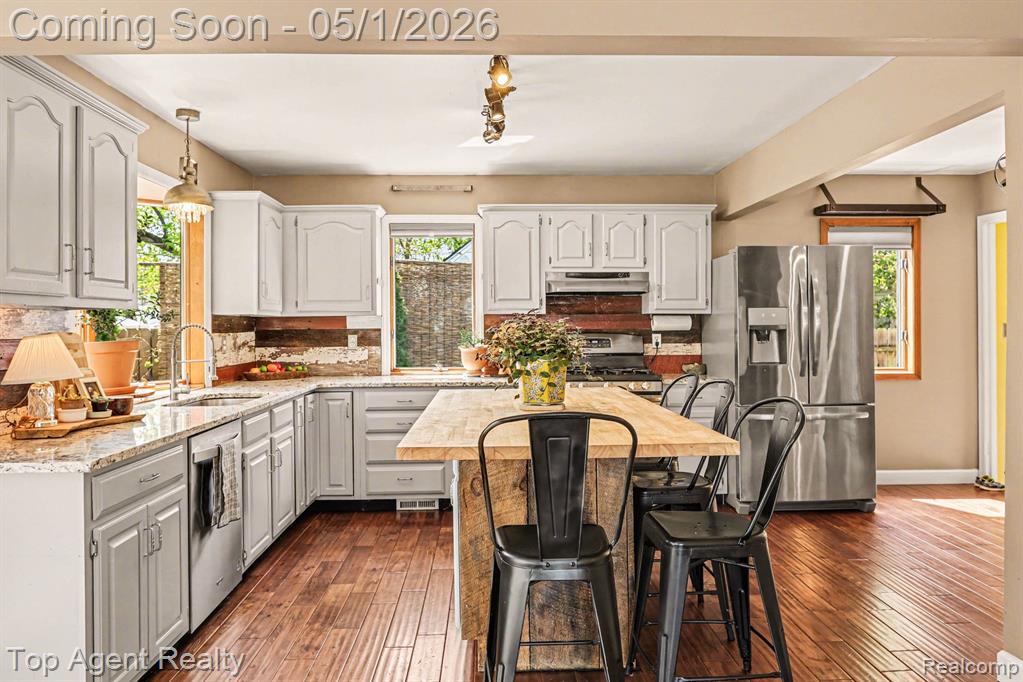 3744 Robina Avenue, Berkley, MI 48072 — Photo 9