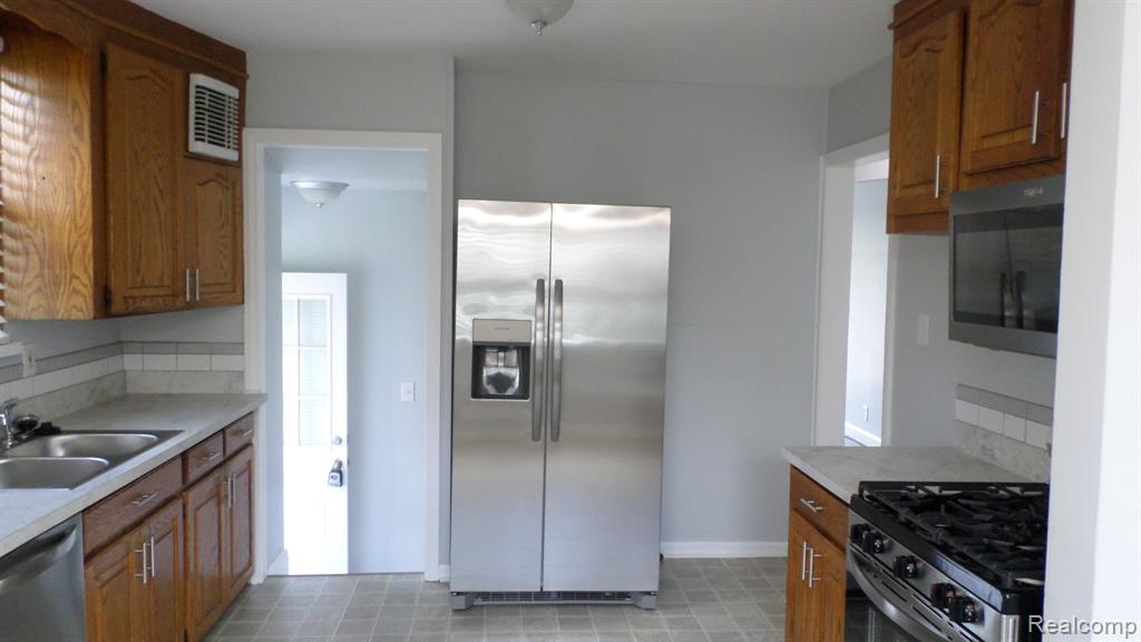 22463 Nevada Avenue, Eastpointe, MI 48021 — Photo 40
