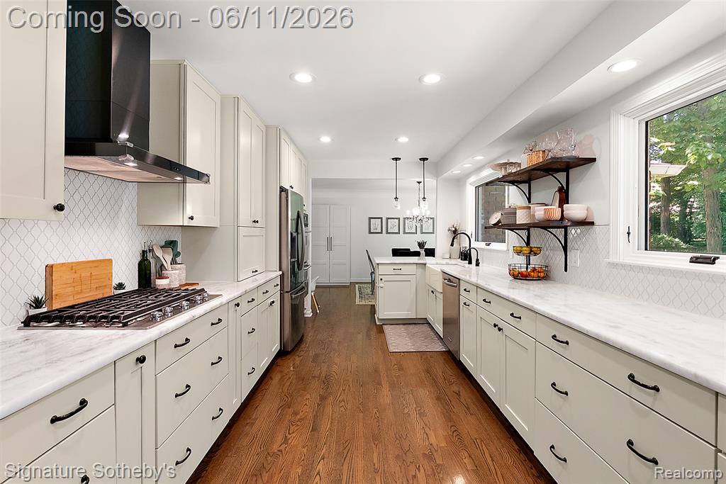 5748 Cherry Crest Drive, West Bloomfield, MI — Photo 14