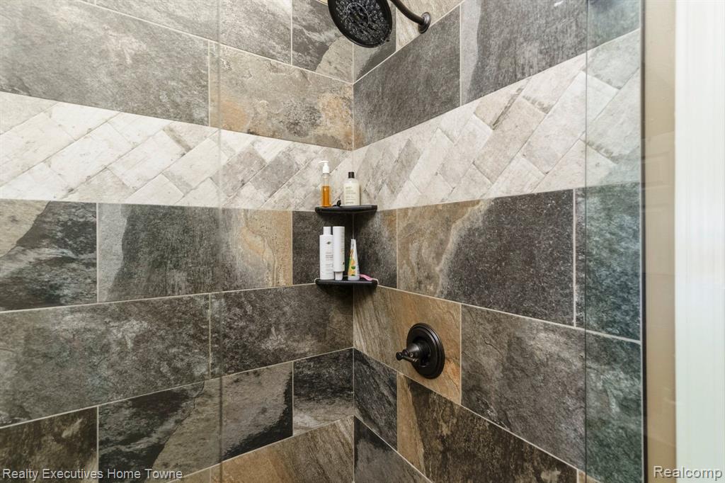 46399 HANFORD Road, Canton, MI 48187 — Photo 35