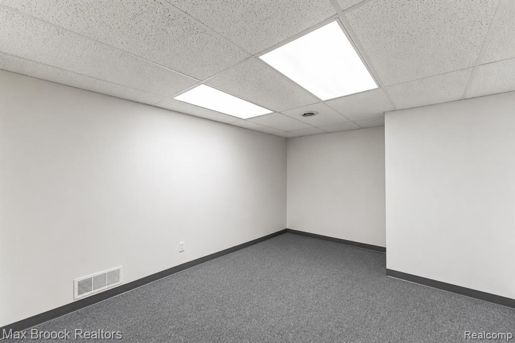 4159 Foxpointe Drive, West Bloomfield, MI 48323 — Photo 32