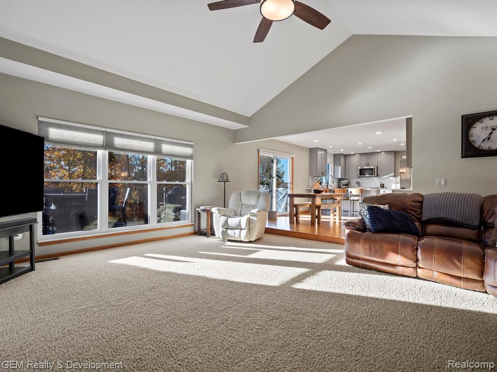 4163 DELPHINE Drive, Wixom, MI 48393 — Photo 10