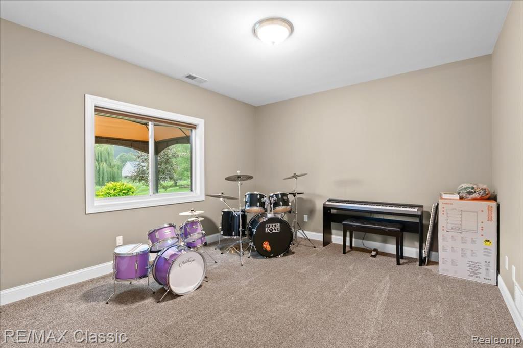 7803 Tipperary Trail, Fenton, MI 48430 — Photo 34