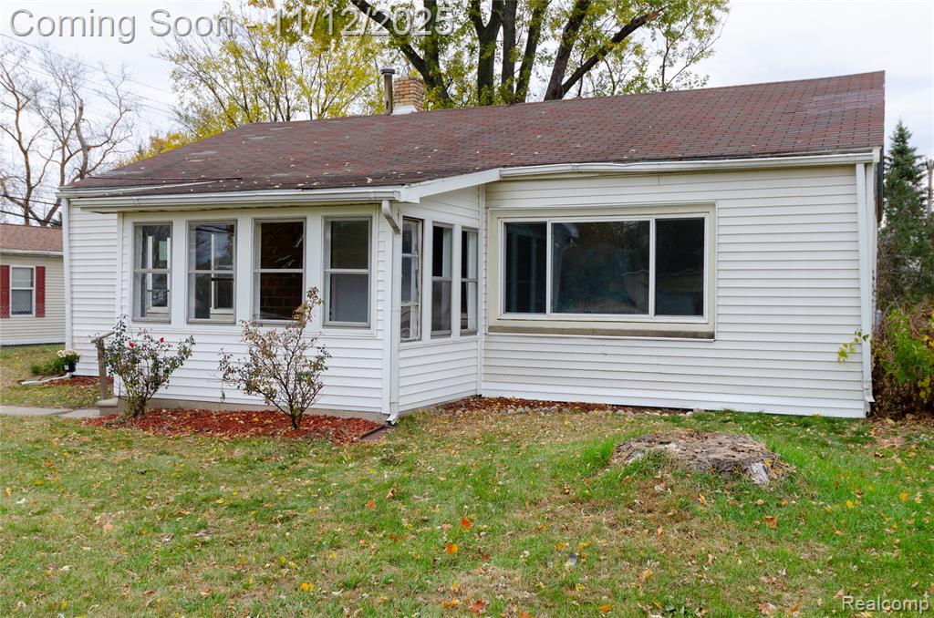 577 Peacock Avenue, Pontiac, MI 48340 — Photo 2