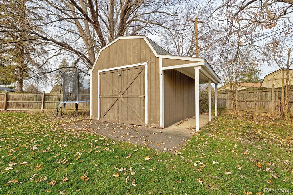 5379 Linden Road, Swartz Creek, MI 48473 — Photo 46