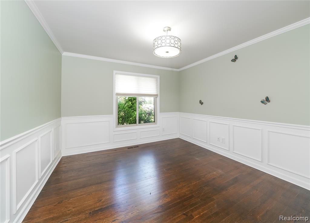 42105 Dorchester Court, Clinton Twp, MI 48038 — Photo 8